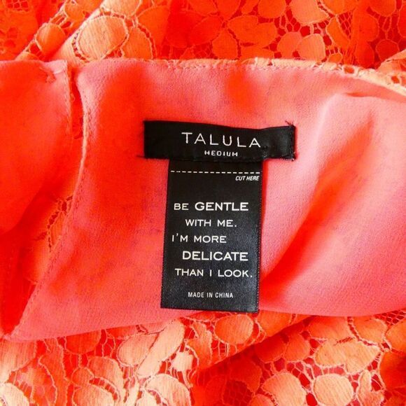Aritzia Talula Short Sleeve Lace Top - Coral - Size Medium - Excellent Condition - Picture 3 of 16
